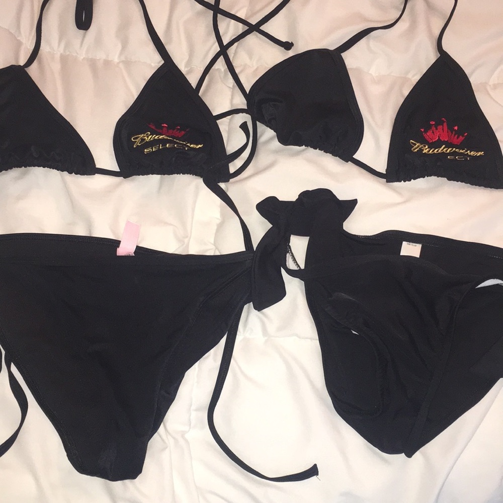 2 Budweiser Select bikinis